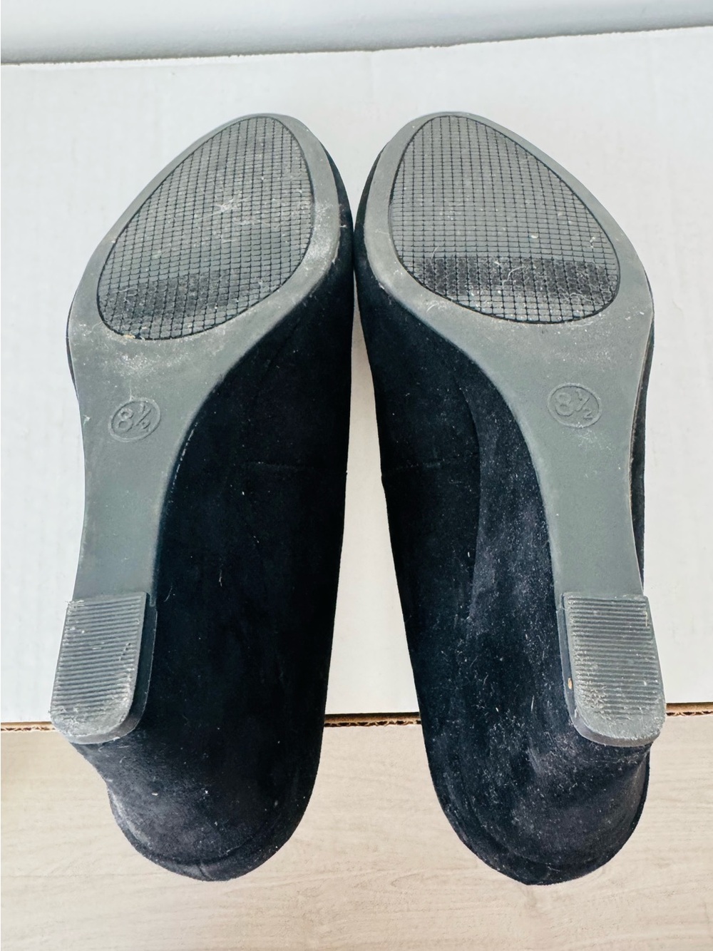 Black Wedge Pumps - Round Toe - Size 8.5 🖤 - Picture 5 of 5
